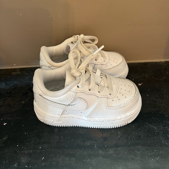 Children’s NIKE Air Forces - Picture 1 of 5